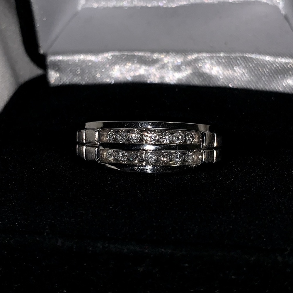 Men’s Diamond Wedding Band - Picture 5 of 6